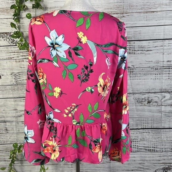 Laundry by Shelli Segal Blouse Top sz Medium Pink Floral Tropical Wedding Church - Picture 12 of 13